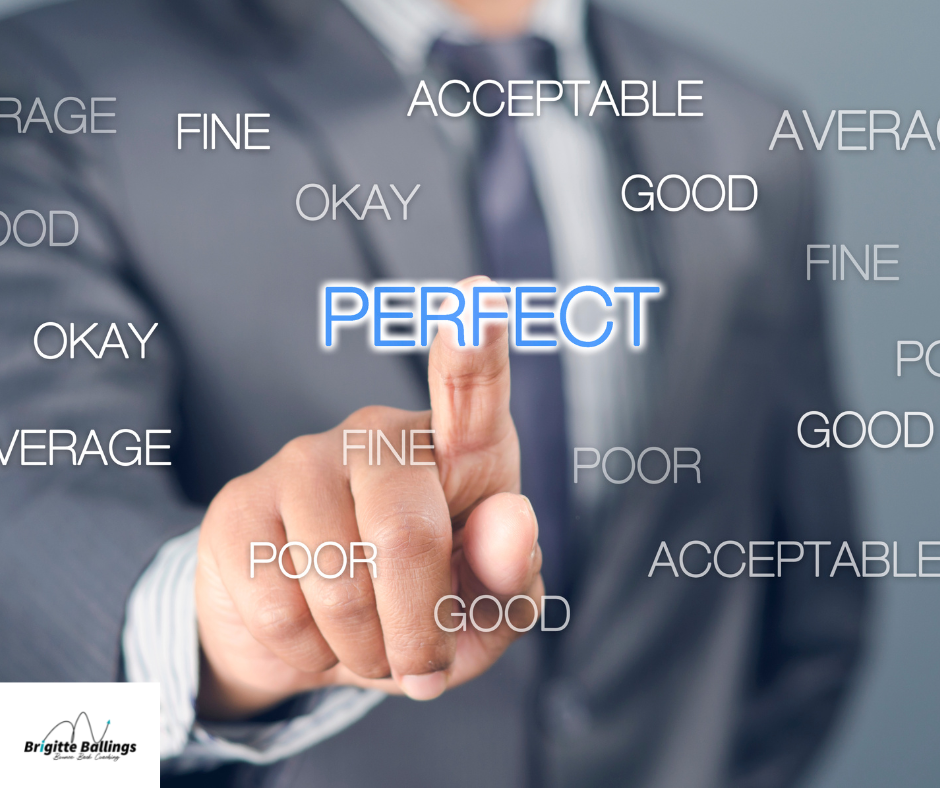 perfectionistische leirder wijst naar het woord perfect